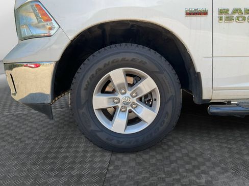 Used 2018 RAM 1500 Classic SLT AWD/4WD image 16