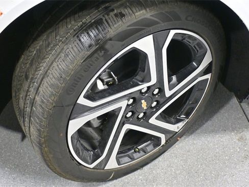 New 2026 Chevrolet Equinox EV LT image 9