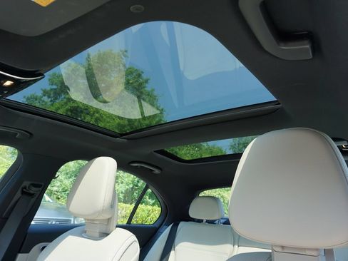 Used 2024 Mercedes-Benz C 300 Sedan image 13
