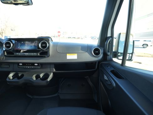 New 2026 Mercedes-Benz Sprinter 2500 image 29