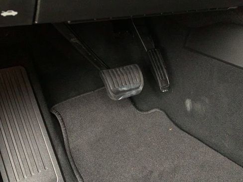 New 2025 Jeep Grand Cherokee L Laredo image 18