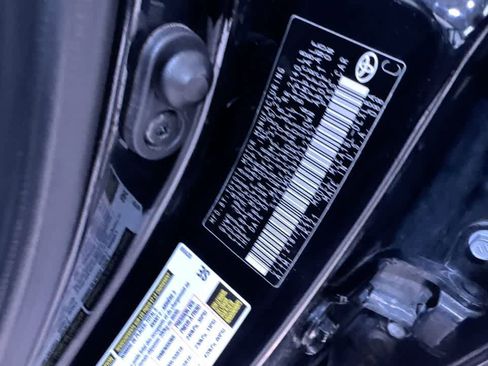 Used 2023 Toyota Corolla LE image 39