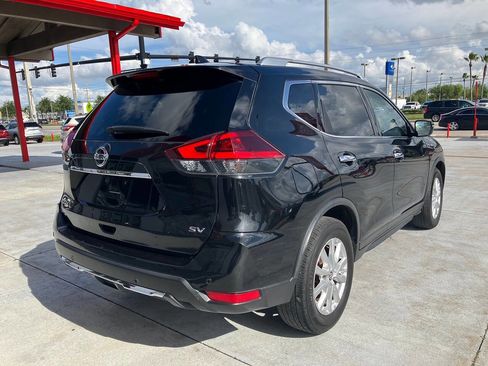 Used 2020 Nissan Rogue SV image 7