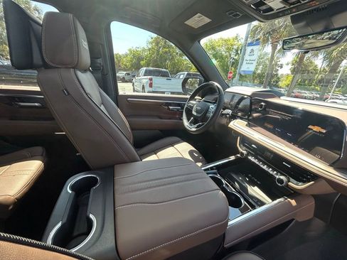 New 2026 Chevrolet Suburban High Country AWD/4WD image 25