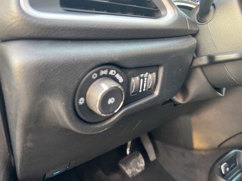 New 2026 Chrysler Pacifica Select image 22