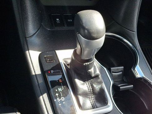 Certified 2017 Toyota Highlander XLE image 17