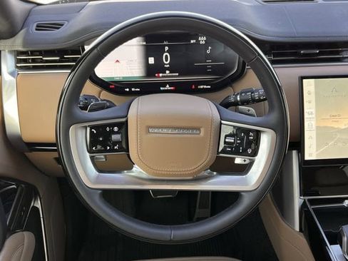 Used 2025 Land Rover Range Rover Long Wheelbase SE image 13