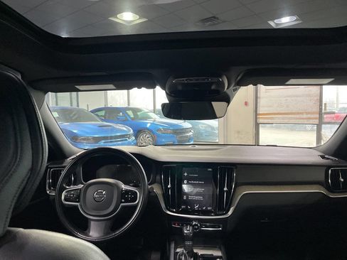 Used 2019 Volvo S60 T6 Inscription image 21