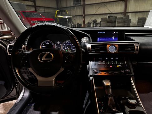 Used 2014 Lexus IS 250 image 29