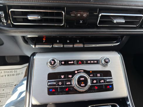 Used 2024 Lincoln Aviator AWD image 26