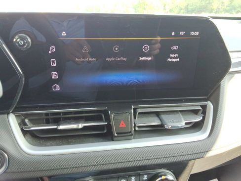 Used 2025 Chevrolet TrailBlazer LT AWD/4WD image 15