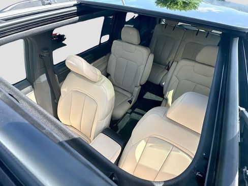 New 2025 Jeep Grand Cherokee L Limited w/ Luxury Tech Group II image 25