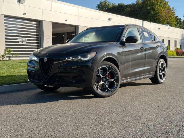 New 2026 Alfa Romeo Stelvio Sprint w/ Convenience Package AWD/4WD image 1