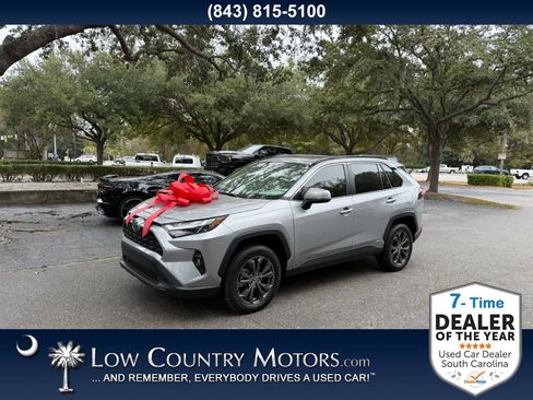 Used 2022 Toyota RAV4 XLE Premium image 1