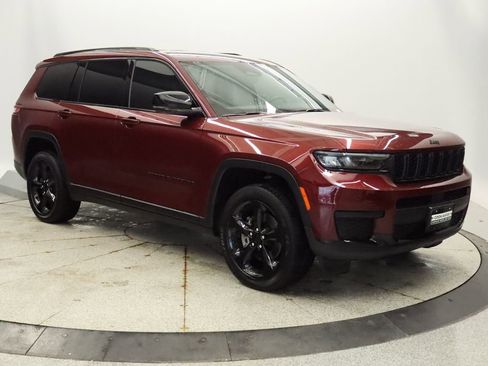 Used 2023 Jeep Grand Cherokee L Laredo AWD/4WD image 9