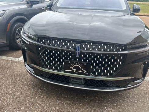 Used 2024 Lincoln Nautilus Reserve w/ Equipment Group 202A AWD/4WD image 7