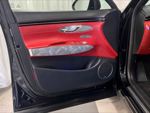 Used 2023 Genesis GV70 3.5T Sport w/ Sport Advanced Package image 9