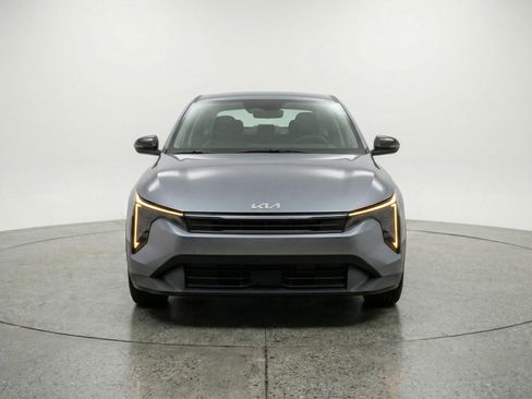 Used 2025 Kia K4 LXS image 2