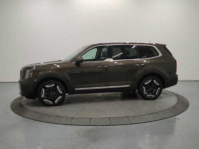 Used 2025 Kia Telluride S FWD image 5