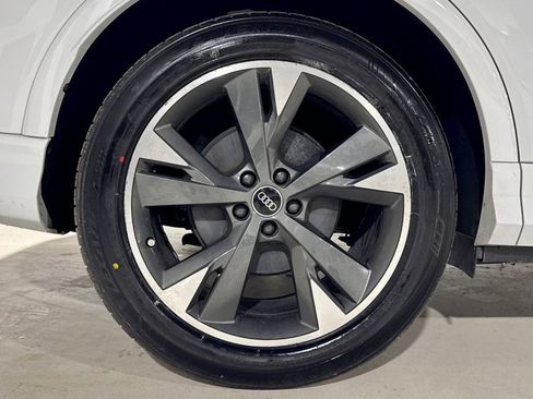 Used 2022 Audi Q4 e-tron Premium Plus image 35