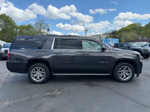 Used 2017 GMC Yukon XL SLT w/ Open Road Package image 5