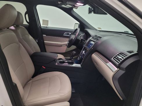 Used 2019 Ford Explorer Limited w/ Ford Safe & Smart Package FWD image 21