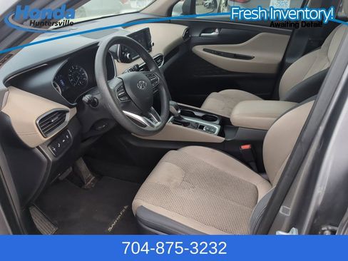 Used 2019 Hyundai Santa Fe SE image 12