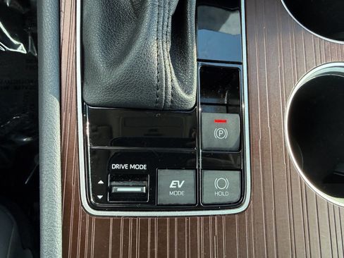 Used 2023 Toyota Sienna XLE image 46