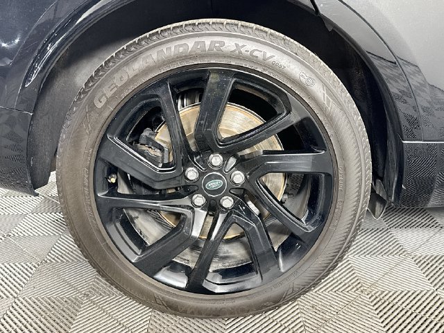 Used 2023 Land Rover Discovery Metropolitan Edition AWD/4WD image 30