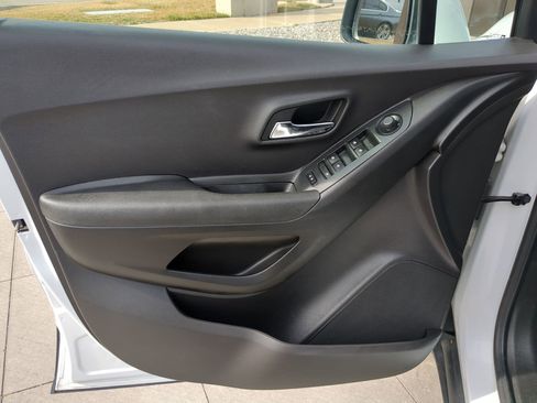 Used 2017 Chevrolet Trax LS image 15