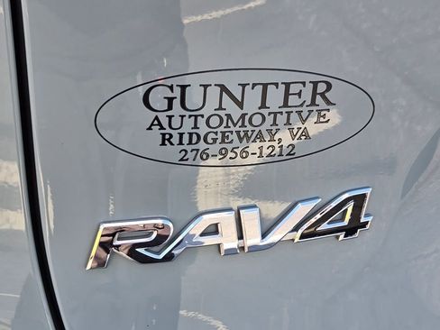 Used 2021 Toyota RAV4 XLE Premium FWD image 15