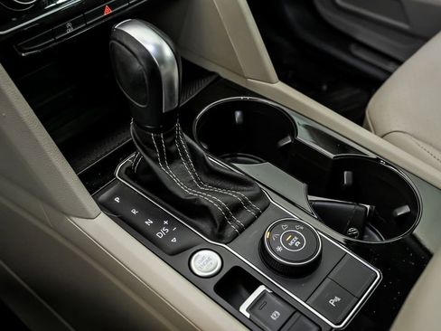 Certified 2023 Volkswagen Atlas SE image 23