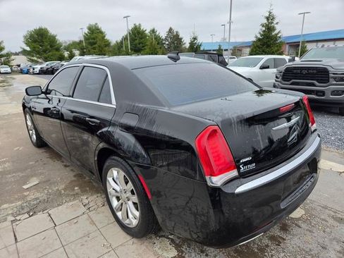 Used 2016 Chrysler 300 Limited w/ Driver Convenience Group image 11