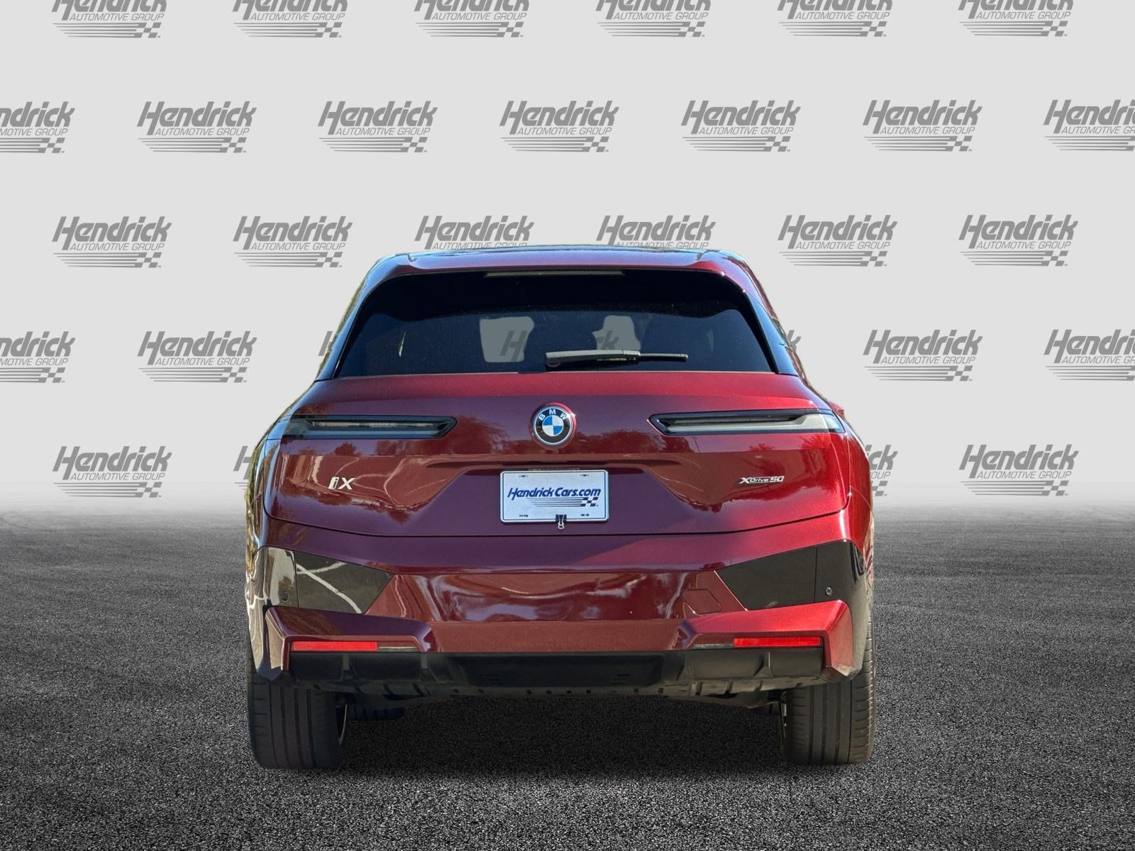 Used 2024 BMW iX xDrive50 w/ Premium Package AWD/4WD image 6