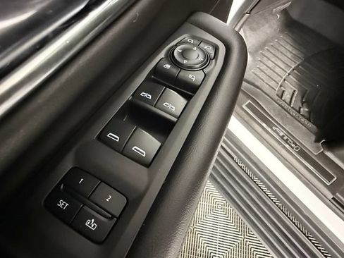 Used 2021 GMC Yukon AT4 w/ AT4 Premium Package AWD/4WD image 24