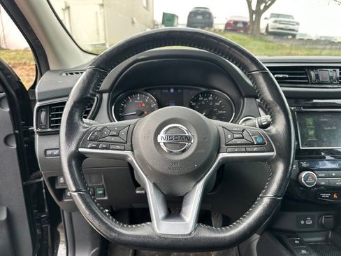 Used 2022 Nissan Rogue Sport SL image 44