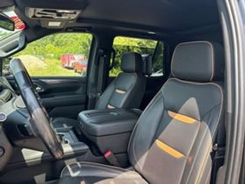 Used 2021 GMC Yukon AT4 w/ Rear Media and Nav Package AWD/4WD image 9
