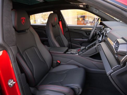 Used 2023 Lamborghini Urus S image 8