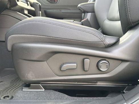 New 2026 Subaru Outback Premium image 24