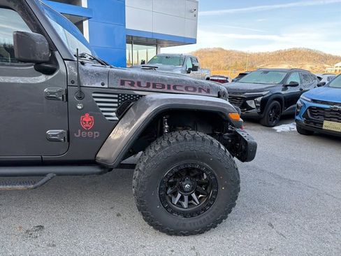 Used 2020 Jeep Gladiator Rubicon AWD/4WD image 2