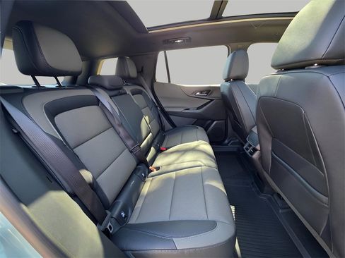 New 2026 Chevrolet Equinox LT w/ Convenience Package II image 9