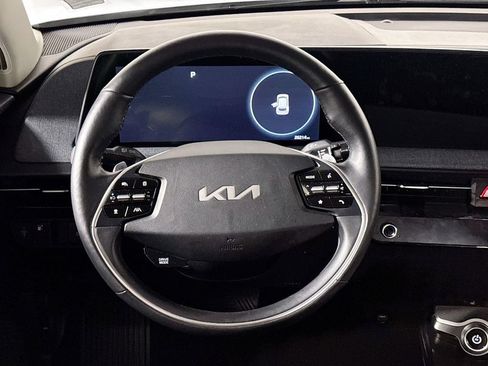 Used 2024 Kia EV6 Light AWD/4WD image 13