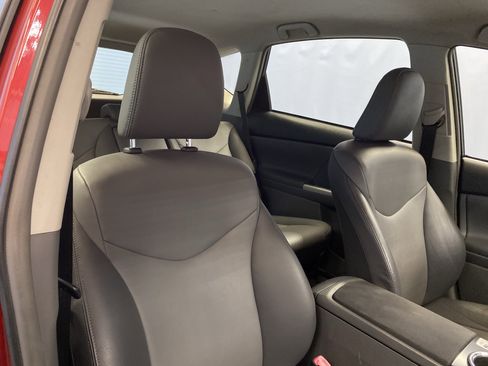 Used 2013 Toyota Prius V image 40
