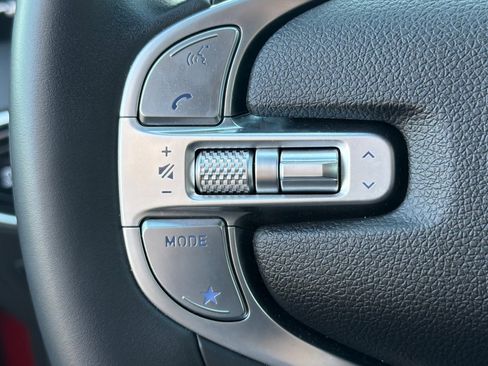 Used 2025 Genesis GV70 2.5T image 33