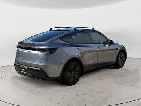 Used 2026 Tesla Model Y AWD image 5