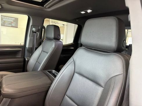 Used 2023 Chevrolet Silverado 1500 LTZ w/ LTZ Premium Package AWD/4WD image 15