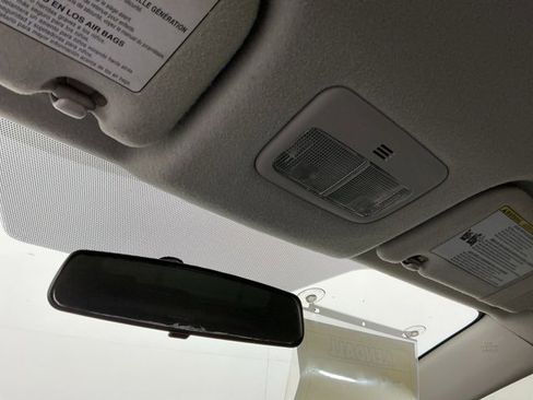 Used 2010 Toyota Matrix S image 17