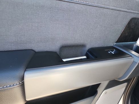 Used 2024 Ford F250 Lariat image 15