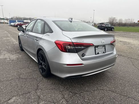 Used 2024 Honda Civic Sport image 6