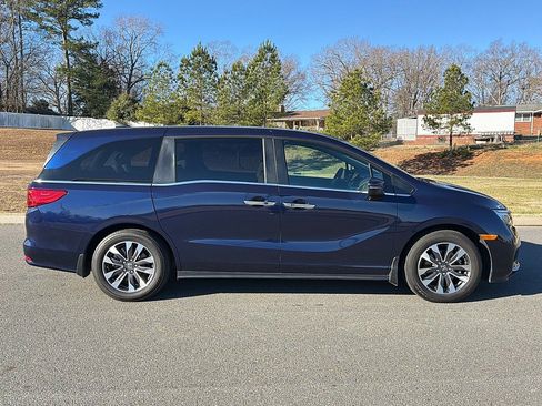 Used 2023 Honda Odyssey EX-L image 2